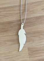 plume décorative en bois