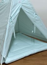 Tente Tipi avec tapis vert pastel