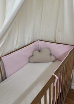 Tour de lit bébé rose