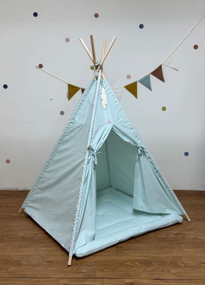 Tente Tipi avec tapis vert pastel Tente Tipi avec tapis vert pastel