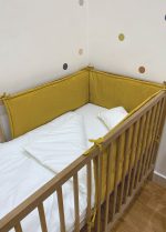 Tour de lit jaune moutarde